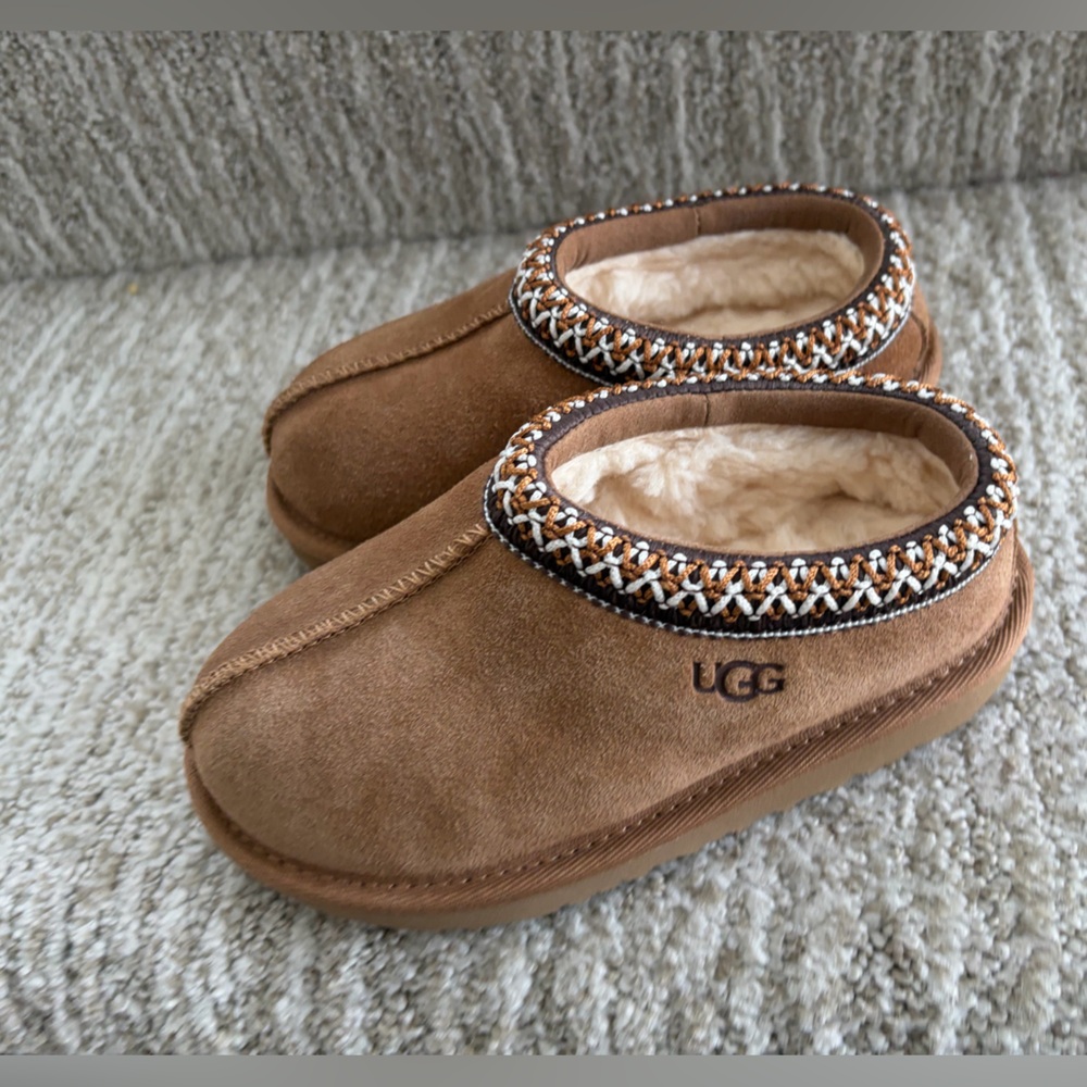 UGG Toddler Tasman II Slippers. Size 10 toddler Unisex.